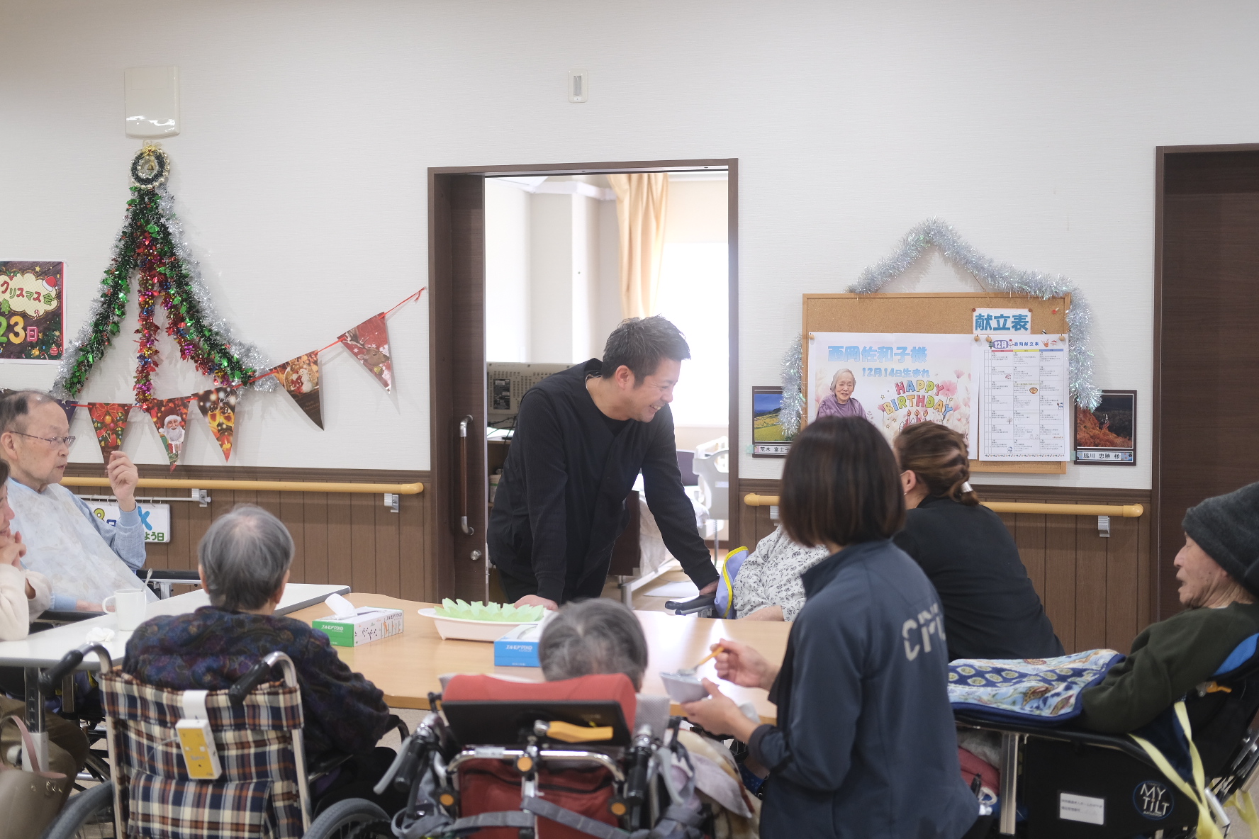 原田さん　入居者や職員との交流